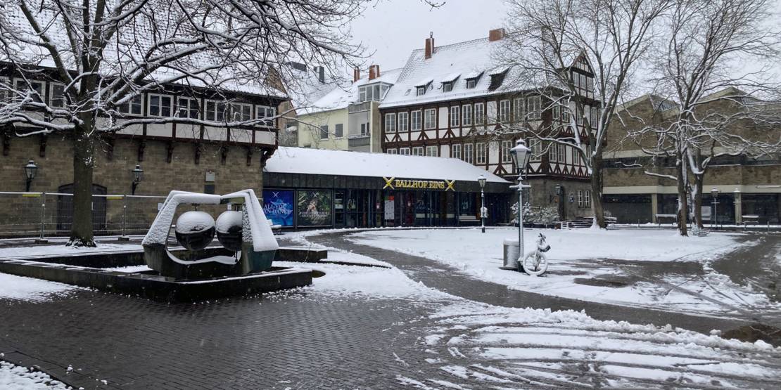 Ballhofplatz mit Schnee